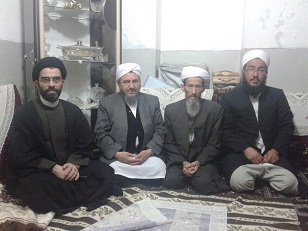 عیادت حجت الاسلام حاج محسن طاهري از حاج آخوند عزتی ،پدر شهید و از علمای بزرگ منطقه ترکمن صحرا